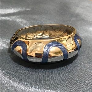 LAST CALL! 3/$25! - Chunky Silver & Blue Bracelet